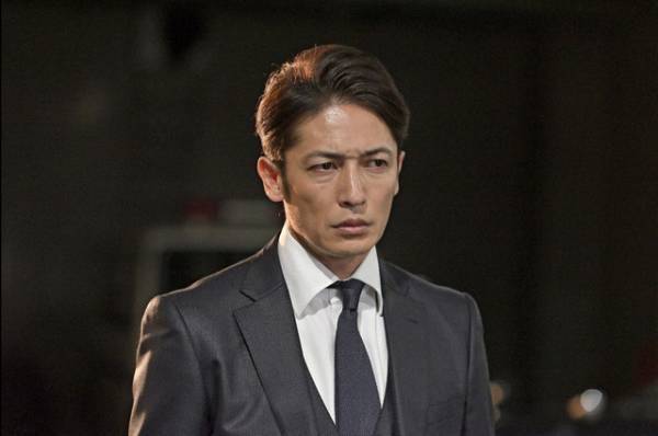 椎名桔平に「真っ黒」「魔王感」の反応が上がるなか、仲里依紗が「一番怖い」という声も…「桜の塔」3話