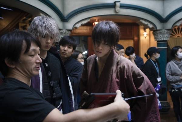 佐藤健「すべてを捧げる決意で」『るろ剣』新田真剣佑＆土屋太鳳らも登場のアクショントレーニング映像