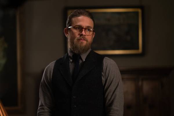 チャーリー・ハナム、ガイ・リッチー監督との“初めての出会い”明かす『ジェントルメン』