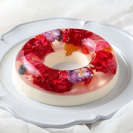 【ディズニー】花をモチーフにしたスウィーツ、ファッションアイテムやコスメで感謝を伝えたい　イクスピアリの母の日ギフト