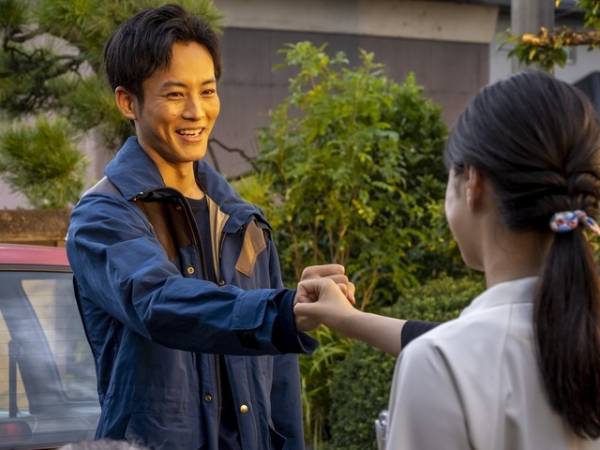 松坂桃李“運転手”、広瀬すず“看護師”と交わす約束とは？『いのちの停車場』新場面写真独占入手
