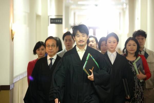 竹野内豊と松風理咲の再共演に反応多数…“裁判員”永田崇人のゲスト出演にも注目集まる「イチケイのカラス」9話