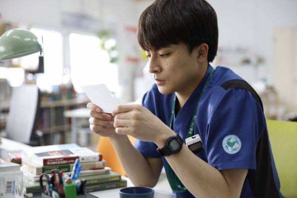 片寄涼太“パパ役”での登場に「めちゃくちゃパパしてる」とTLが盛り上がる…「泣くな研修医」8話