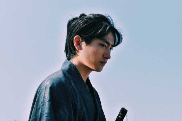 金子大地、監督が「目に惚れ込んだ」『サマーフィルムにのって』で武士役に!?