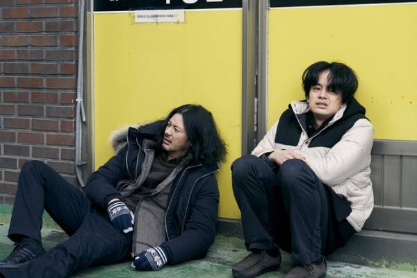 池松壮亮、“兄”オダギリジョーのちょっかいにうんざり…『アジアの天使』特別映像