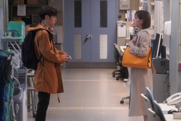 窪田正孝“五十嵐”と本田翼“杏”が再会「ラジハ2」場面写真初公開