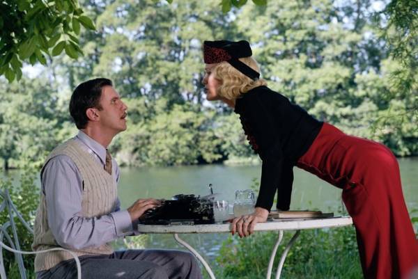 「ダウントン・アビー」スタッフ＆キャストが再タッグ！『ブライズ・スピリット』9月公開へ