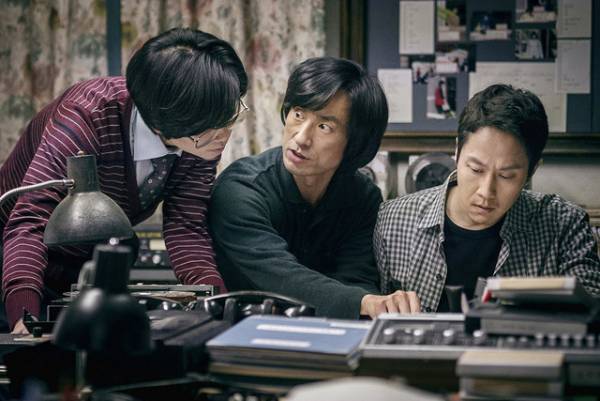 2人の男が見つけた“正義”とは…『偽りの隣人　ある諜報員の告白』予告編