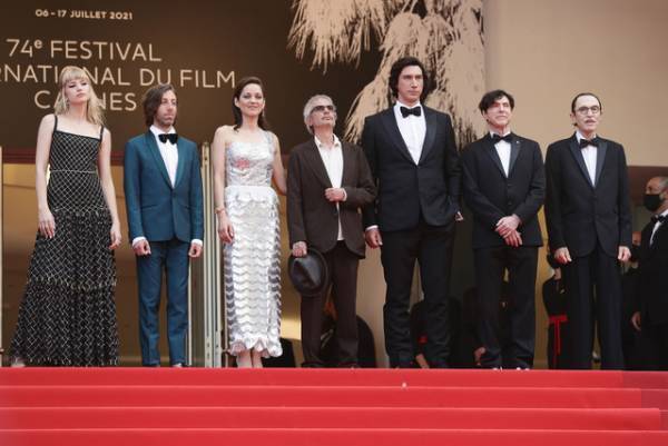 カンヌ国際映画祭が開幕 オープニング作品『Annette』が5分間のスタオベ受ける