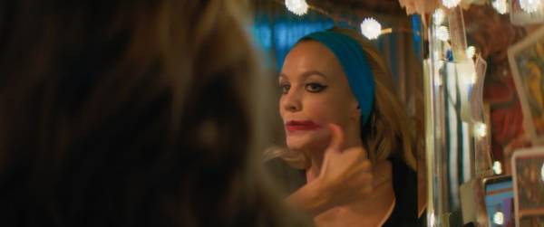 キャリー・マリガン「女性に日々起きている出来事が描かれている」『プロミシング・ヤング・ウーマン』インタビュー映像