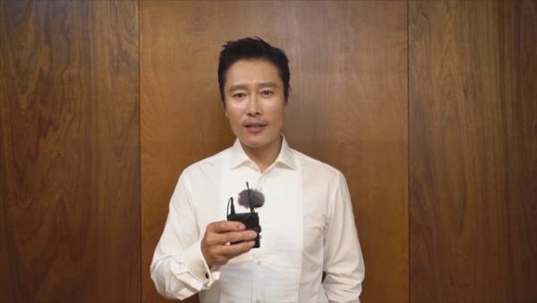 イ・ビョンホン、『白頭山大噴火』公開待つファンにメッセージ！オフショットも到着