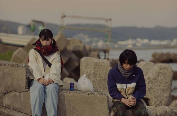 『うみべの女の子』石川瑠華＆青木柚が悩みもがく予告編