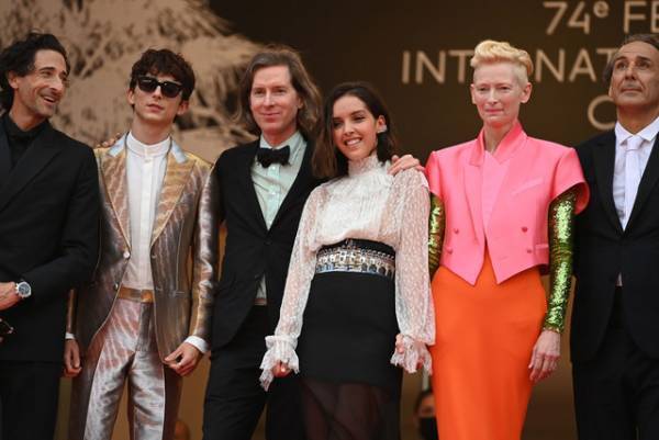 『フレンチ・ディスパッチ』、カンヌで9分のスタオベ！ティモシー＆ティルダの仲良しぶりが話題