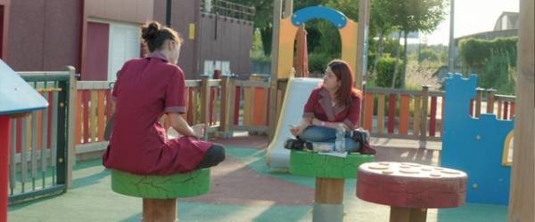 『わたしはダフネ』チャーミングな人柄が伝わる新写真到着、奥山佳恵「子どもが親を越えていく瞬間がある」