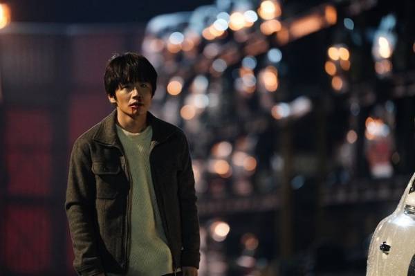 風間俊介、謎めいたバーのマスターを妙演『鳩の撃退法』場面写真＆コメント解禁