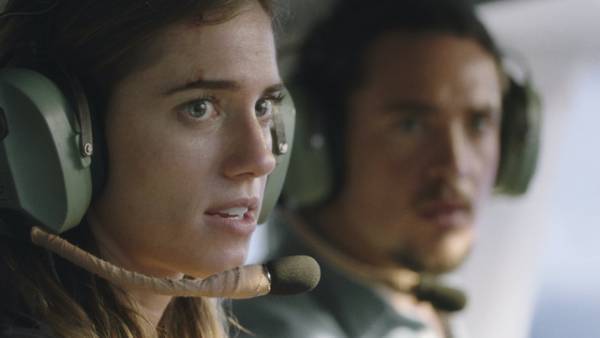 インド洋上空、小型機でサバイバルするなら…『元カレとツイラクだけは絶対に避けたい件』特別映像