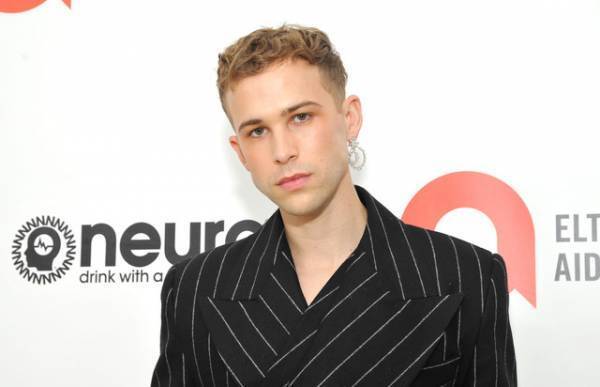 「13の理由」トミー・ドーフマンがトランスジェンダーを公表 2016年に結婚した夫は「友人」に