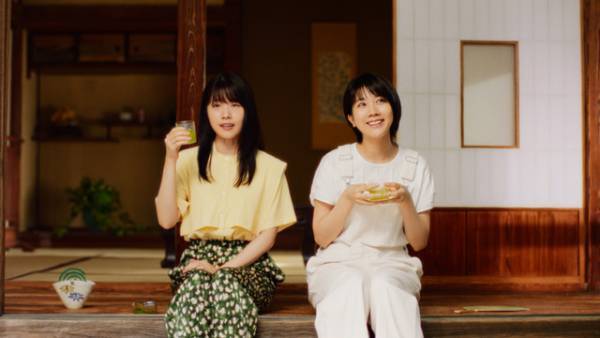有村架純＆松本穂香、CMで初共演！「まつもっちゃん」「架純さん」呼びに注目