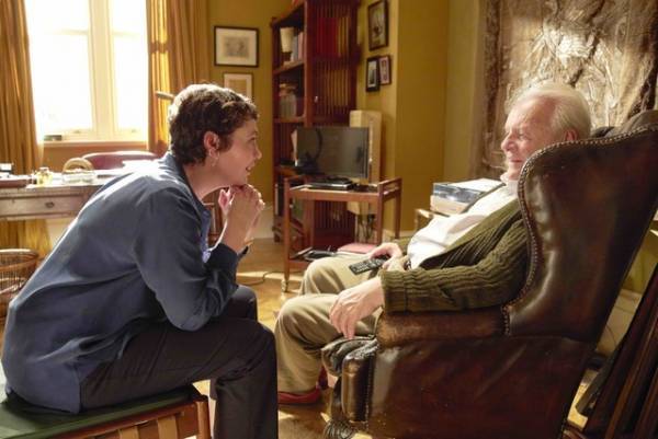 アンソニー・ホプキンス主演『ファーザー』メイキング映像公開、先行配信スタート