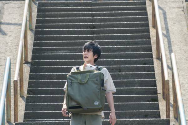 林遣都の“獣医学生”「子供が待ってる！」と向かった先には…？映画『犬部！』冒頭映像8分公開
