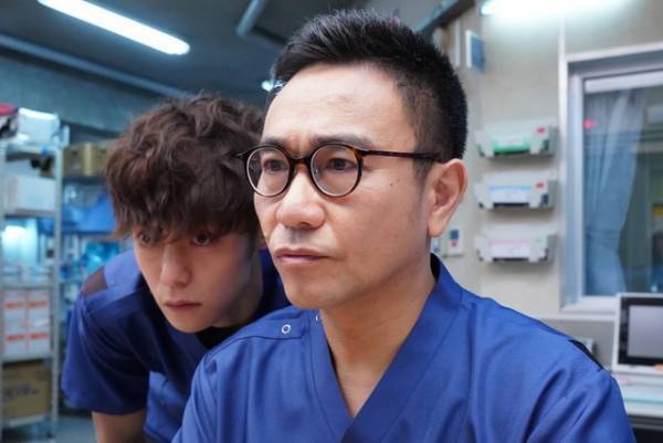 八嶋智人、窪田正孝の同僚役でレギュラー出演「ラジエーションハウスII」