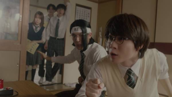 中川大志“細杉くん”と西野七瀬“貯杉先生”がCM初共演！クイズ大会でずっこける!?