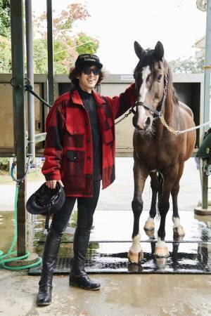 滝藤賢一のオシャレすぎる私服を網羅、初ファッションブック「服と賢一」発売