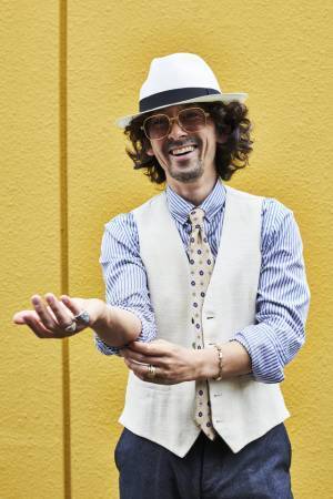 滝藤賢一のオシャレすぎる私服を網羅、初ファッションブック「服と賢一」発売