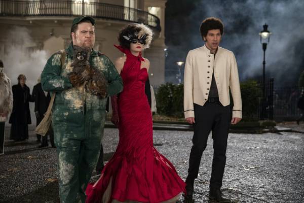 『クルエラ』の迷コンビ、ホーレス＆ジャスパーの愛犬を熱演する“名優”に注目