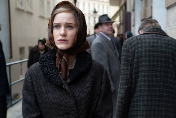 カンバーバッチ主演『クーリエ』“冷戦”下のリアリティ再現する“色味”に注目