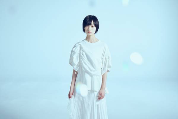 平手友梨奈が騎手に、大森寿美男脚本で「風の向こうへ駆け抜けろ」ドラマ化