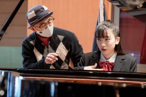永野芽郁、卒業式シーンでピアノ伴奏に挑戦『そして、バトンは渡された』現場レポ