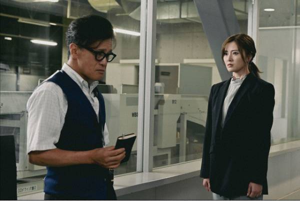 「漂着者」7話、斎藤工“ヘミングウェイ”を撮影してきた高校生3人組に「JKじゃなかった」「JKが犯人かな」など様々な考察巻き起こる