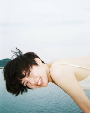 佐久間由衣が1st写真集発売、“眠りから目覚め”までを追う