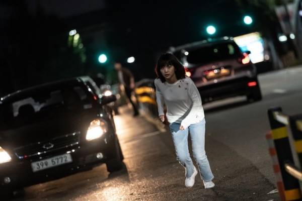 ショパン響く中、恐怖の逃走劇！『殺人鬼から逃げる夜』特別映像