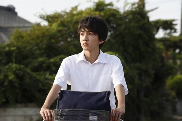 柳葉敏郎＆生駒里奈ら絶賛、映画初主演・中川翼の感情むき出しの熱演『光を追いかけて』