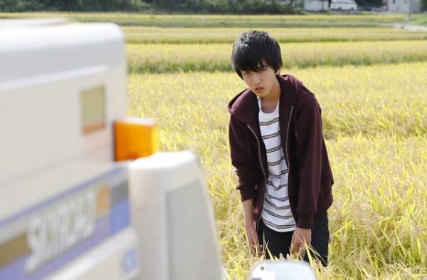 柳葉敏郎＆生駒里奈ら絶賛、映画初主演・中川翼の感情むき出しの熱演『光を追いかけて』