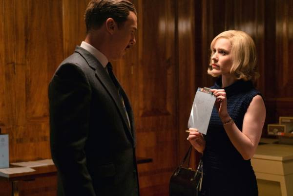 密命帯びた2人の緊迫のバレエ観劇…『クーリエ：最高機密の運び屋』本編映像