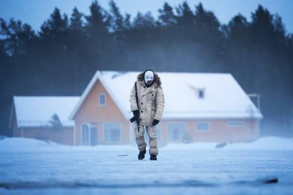 ラミ・マレックが謎の悪役“サフィン”を語る『007／ノー・タイム・トゥ・ダイ』特別映像