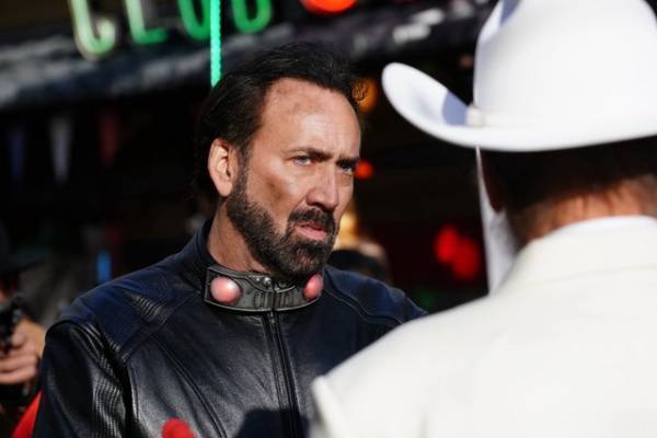 ニコラス・ケイジ、ママチャリ乗車シーンに「クール」の声!?『プリズナーズ・オブ・ ゴーストランド』