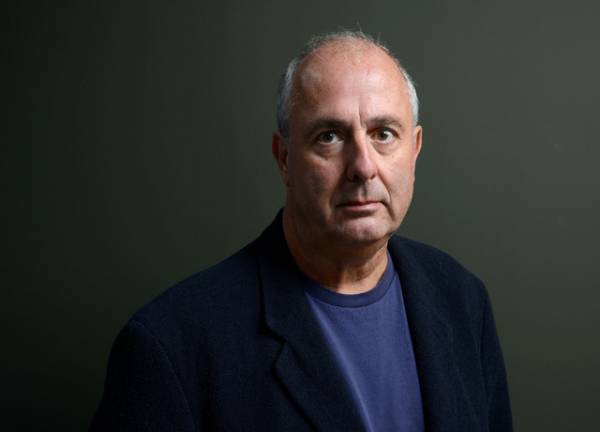 『ノッティングヒルの恋人』のロジャー・ミッシェル監督が死去、65歳　ジュリア・ロバーツらお悔やみ