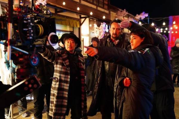 ニコラス・ケイジ×園子温メイキング写真『プリズナーズ・オブ・ゴーストランド』