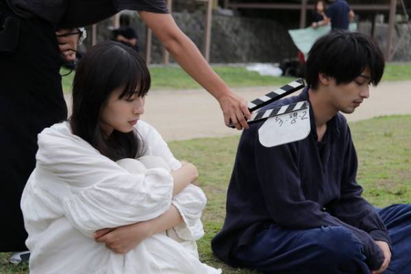 横浜流星＆藤井道人監督、絆感じるインタビュー映像『DIVOC-12』