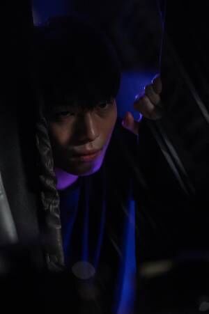 ウィ・ハジュン“殺人鬼”の恐怖の犯行『殺人鬼から逃げる夜』冒頭映像