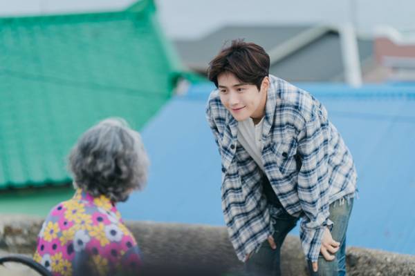 「海街チャチャチャ」キム・ソンホ、愛すべき“ホン班長”を語る「自分もこんな人間になれたら」