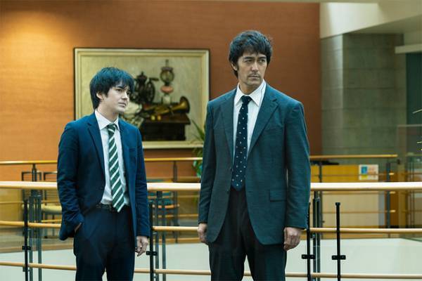 佐藤健×阿部寛、容疑者と刑事がついに対峙…『護られなかった者たちへ』本編映像