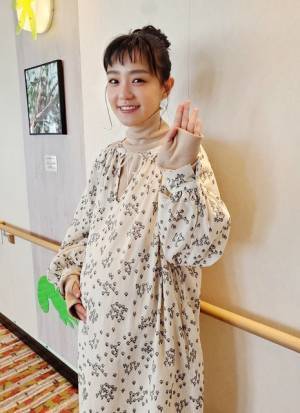 奈緒演じる“尾野ちゃん”、マタニティヨガを楽しむ妊婦に!?『あなたの番です 劇場版』