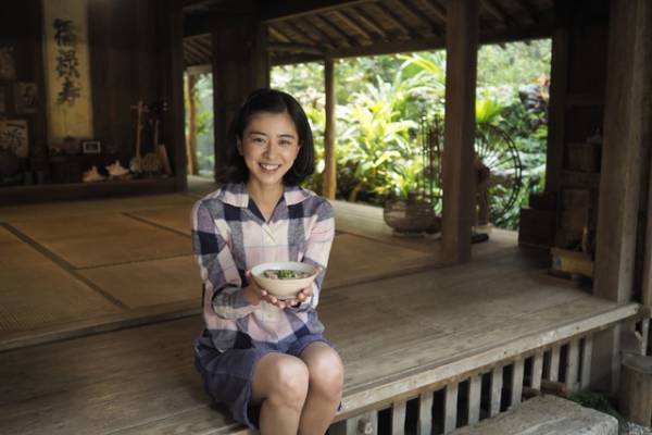 黒島結菜、朝ドラ「ちむどんどん」撮入！「沖縄に帰ってきたような気持ち」
