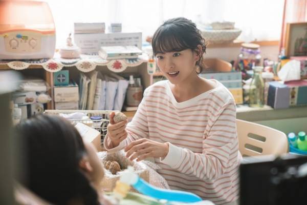 カン・ハヌル、1通の手紙から心通わす『雨とあなたの物語』予告編＆場面写真