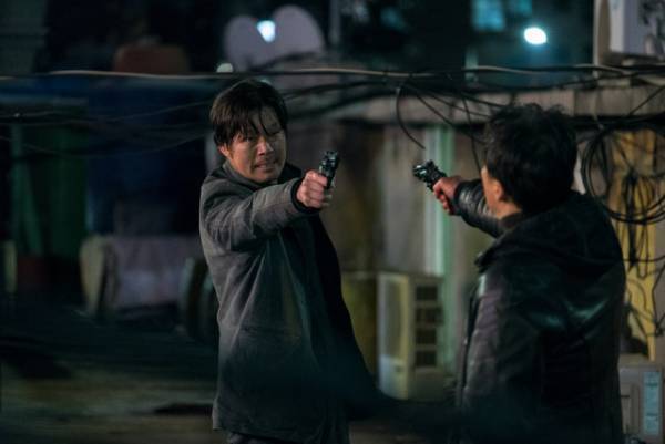 ユ・ジェミョンが“命令無視”の単独行動！『ビースト』本編映像